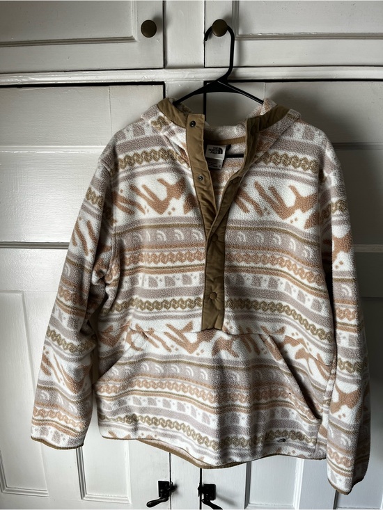 The North Face Other - The North Face Cream, Tan & White Patterned Fleece Pullover